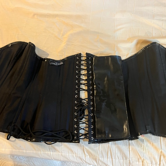 Top Drawer Daisy Corset - Picture 3 of 5